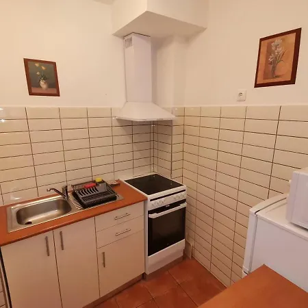 アパート Carpe Diem ハイデゥソボスロー