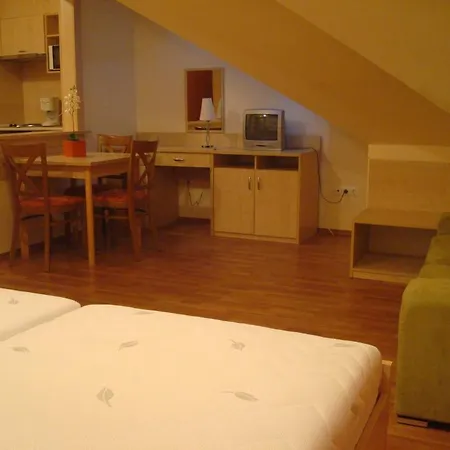 Carpe Diem アパート ハイデゥソボスロー